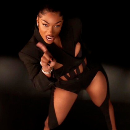 Жаркие танцы: Megan Thee Stallion выпустила клип на песню Plan B